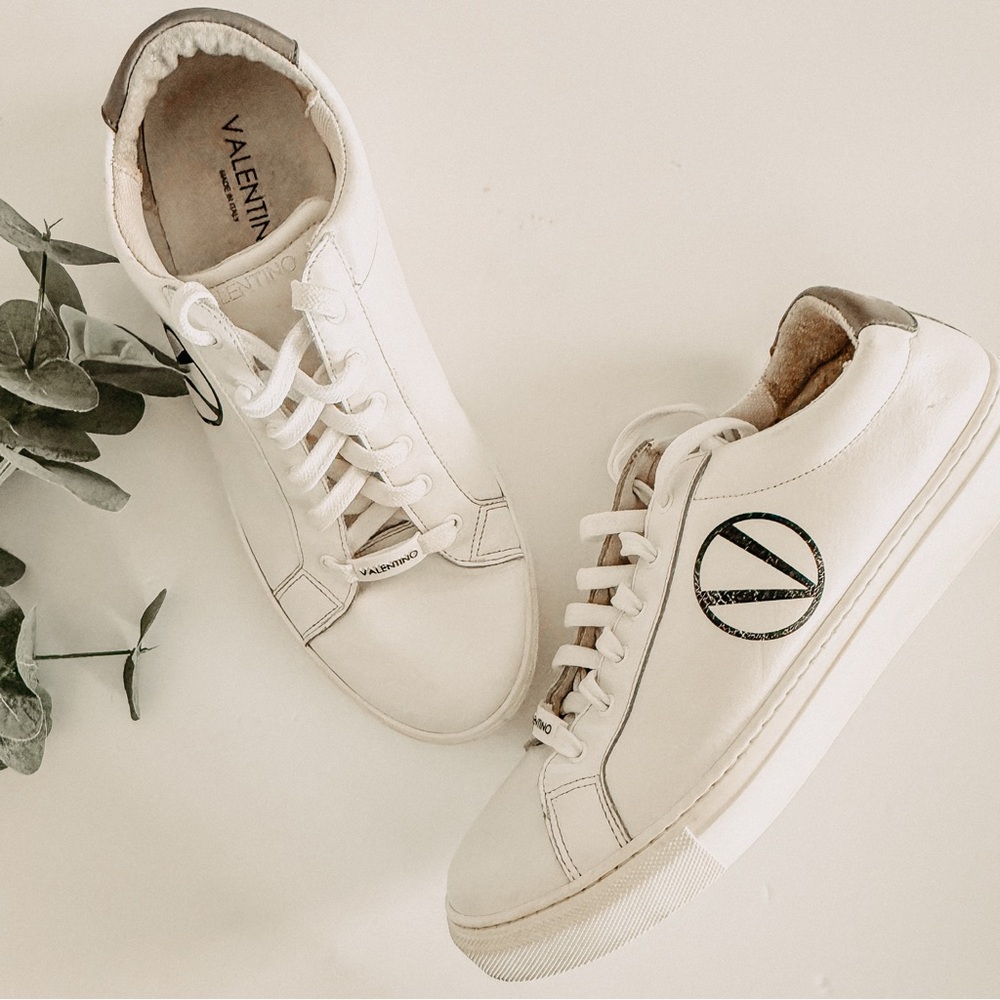 Valentino White Logo Sneaker. Size 44 (US 11)